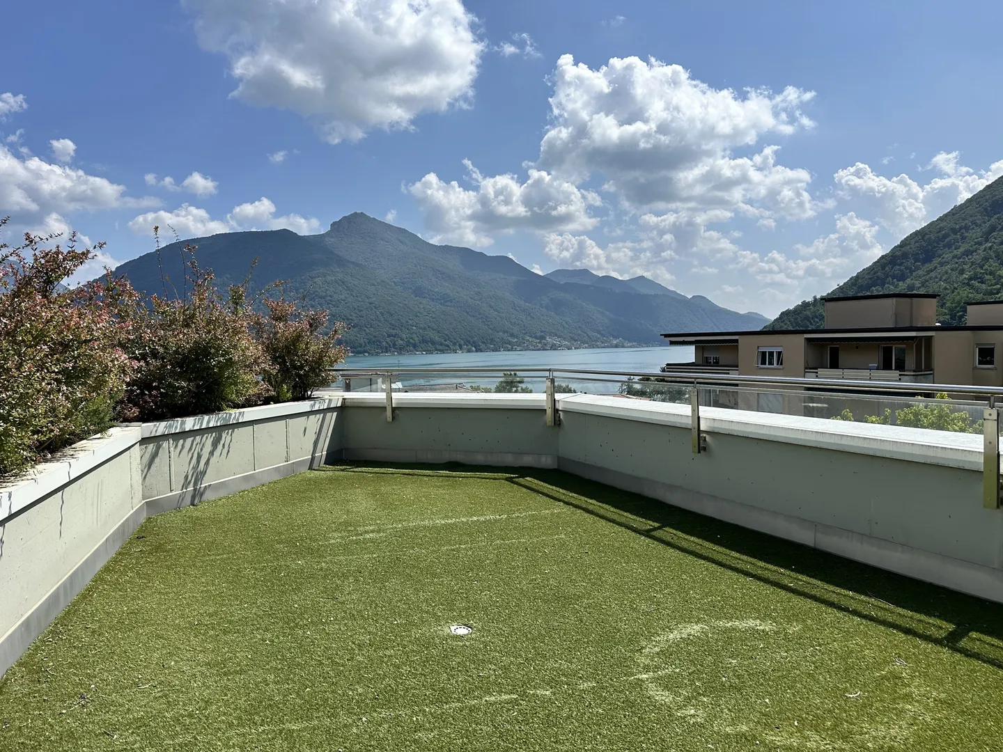STUPENDO 4.5 LOCALI CON ROOF TOP VISTA LAGO A MELIDE - Foto 8 di 9