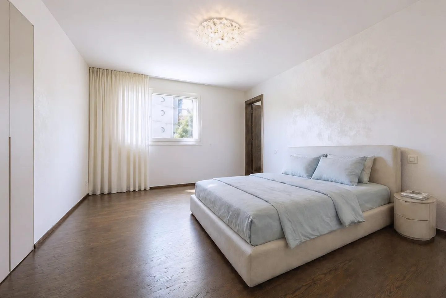 SPACIOUS AND BRIGHT 4.5 ROOMS WITH ROOF TOP LAKE VIEW IN MELIDE - Photo 6 of 10