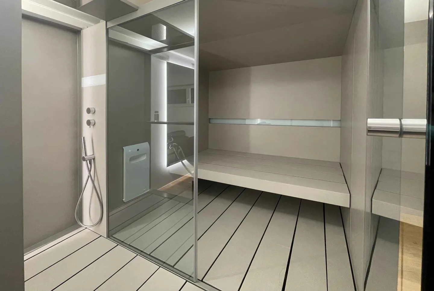 GRANDE VILLA 6 CHAMBRES AVEC FINITIONS DE HAUTE QUALITÉ À LUGAGGIA - Photo 8 sur 9