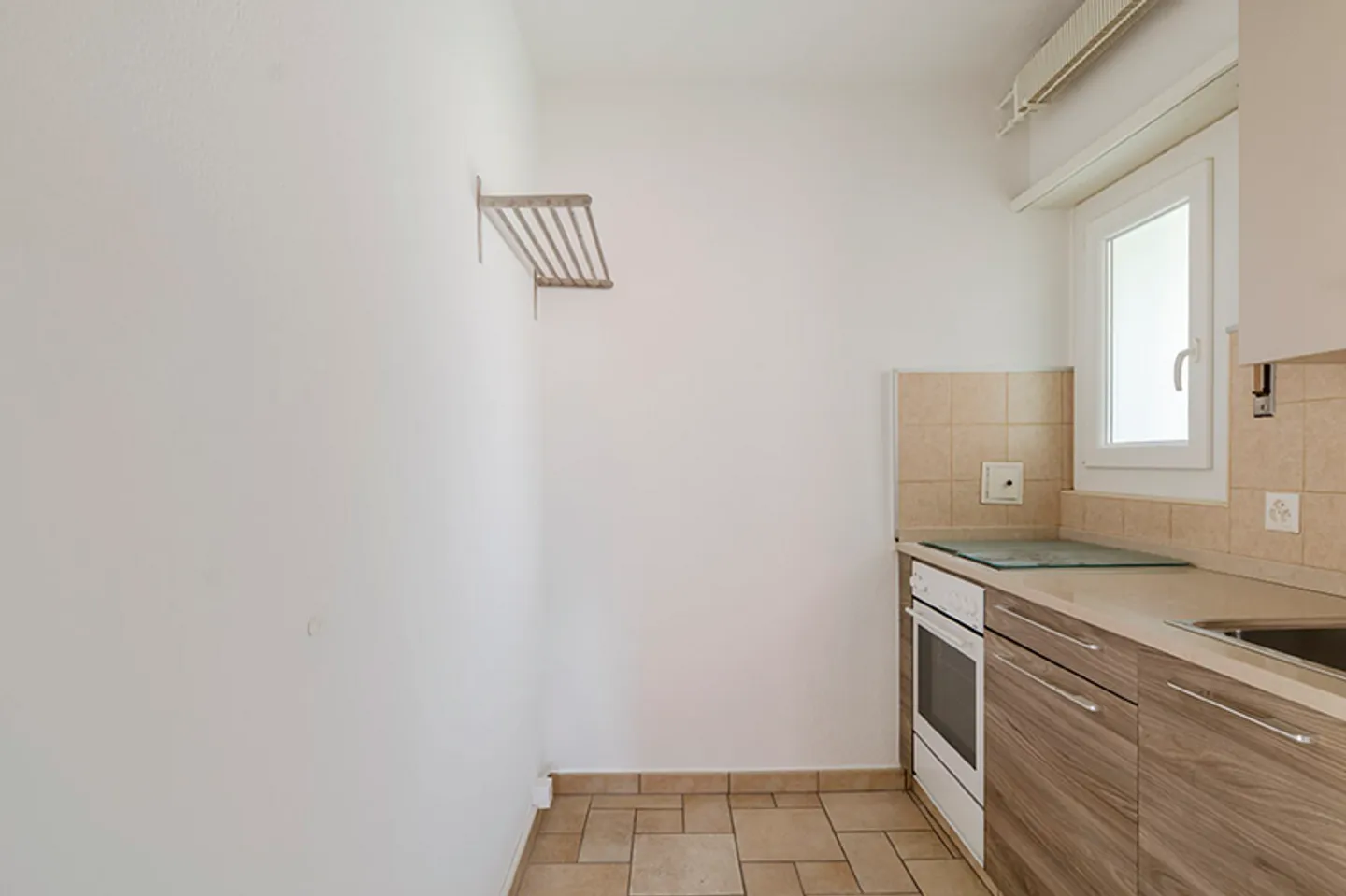 3.5 ROOMS WITH TERRACE AND GARAGE IN AGNO - Photo 4 of 9
