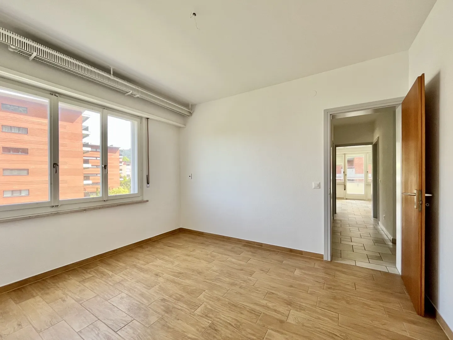 3.5 ROOMS WITH TERRACE AND GARAGE IN AGNO - Photo 5 of 9