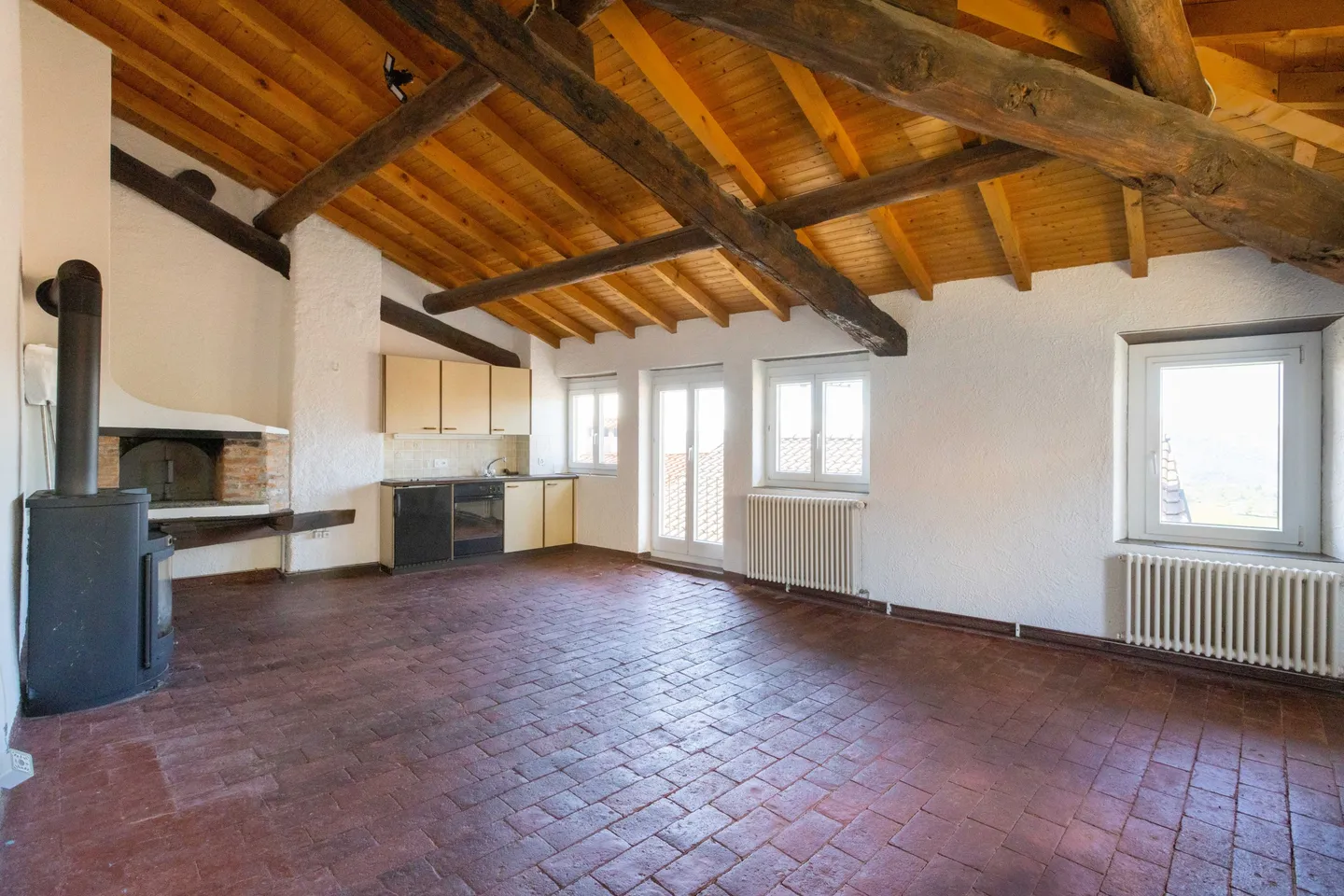 GROßES RENOVIERTES HAUS MIT 7 ZIMMERN IN ARANNO - Foto 1 von 9
