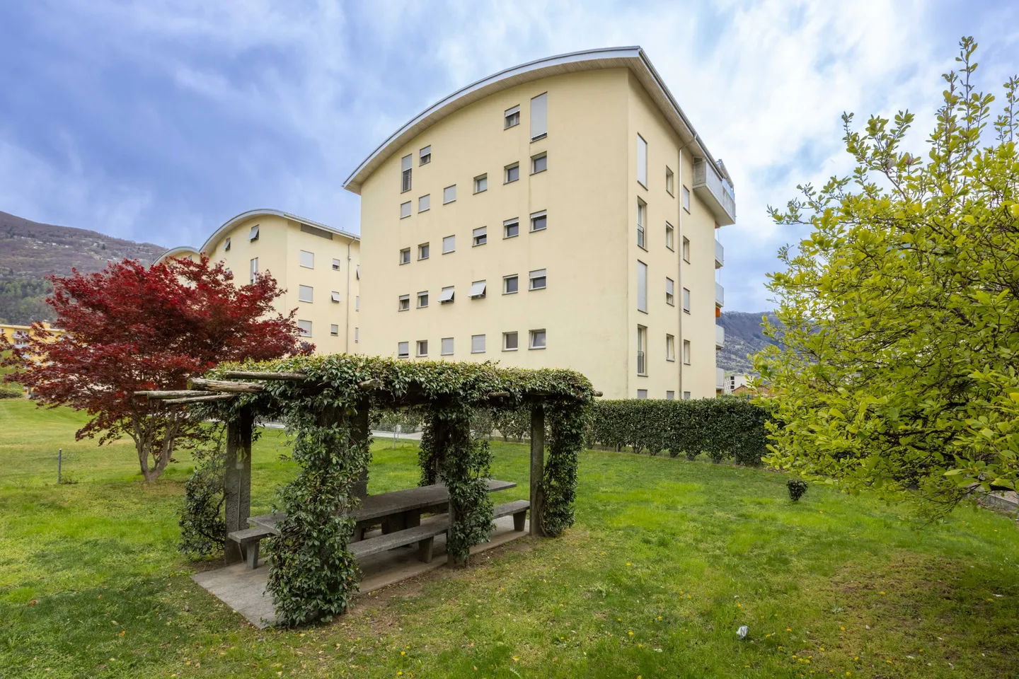 ELEGANTE 4.5 ZIMMER IN EINER BEQUEMEN WOHNGEGEND IN BELLINZONA - Foto 8 von 9