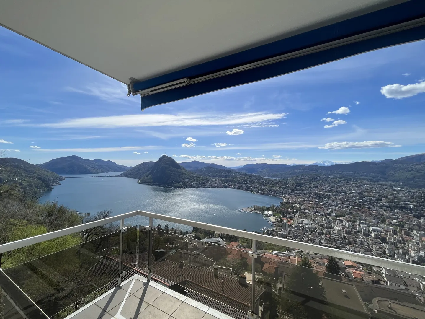 AFFITTASI 2.5 ARREDATO VISTA LAGO CON PISCINA AD ALDESAGO - Photo 2 sur 11