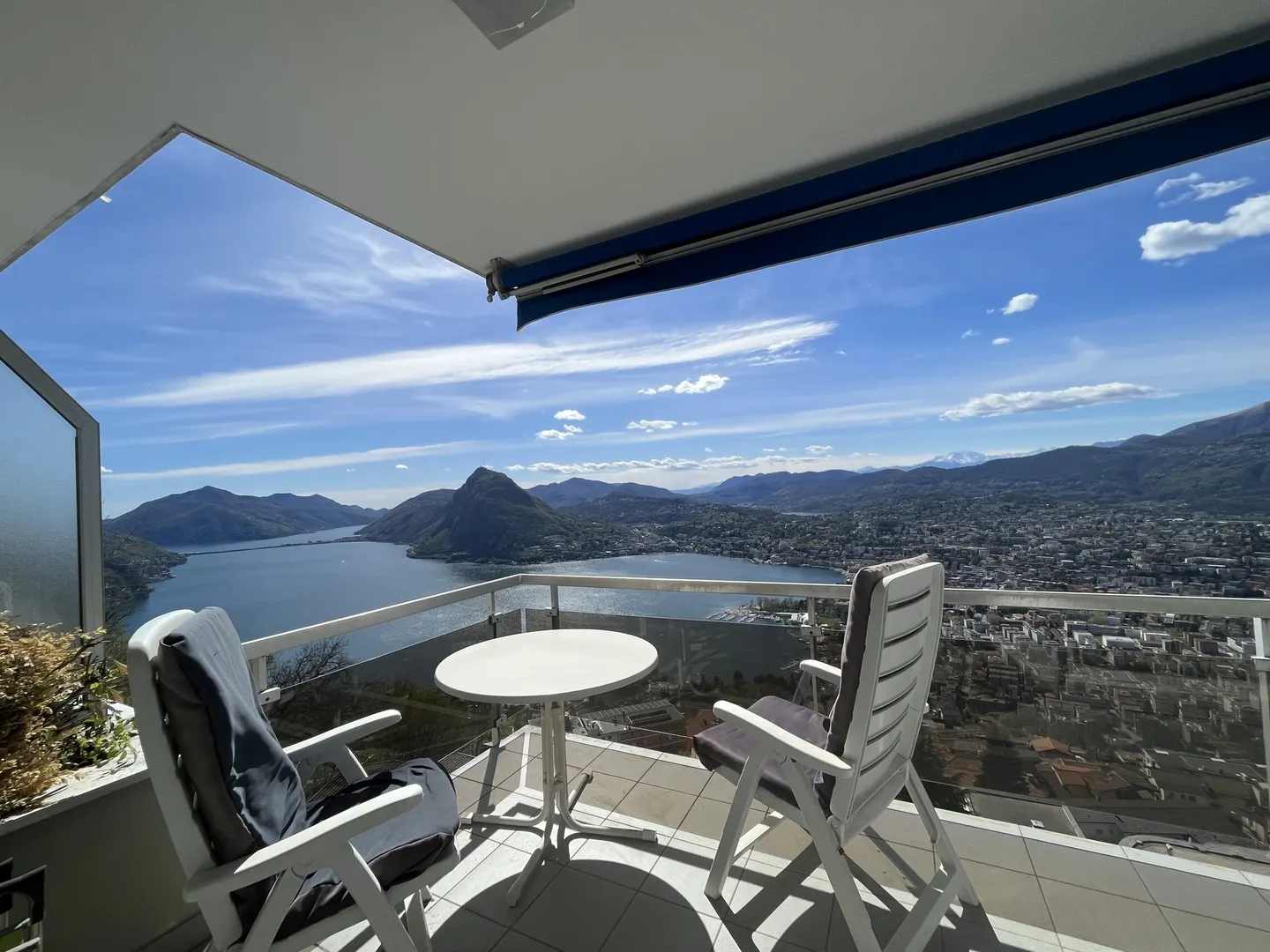 Appartamento vista lago con piscina - Foto 7 di 10