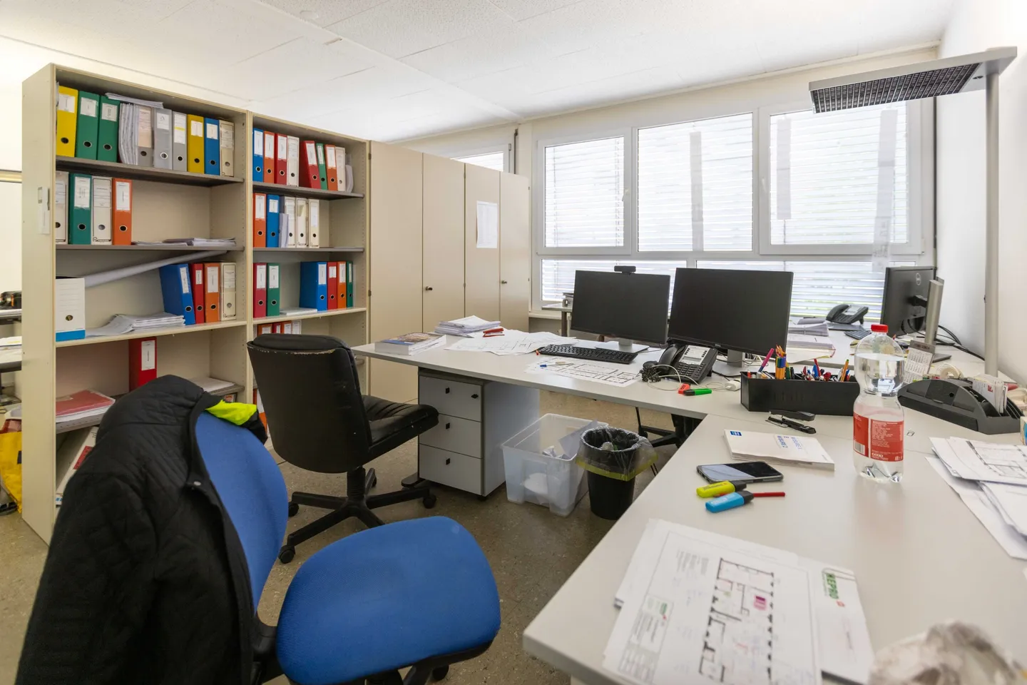 5 LOC. COMMERCIALI CON PROGETTO PER 2 APPARTAMENTI A LUGANO - Foto 5 di 9
