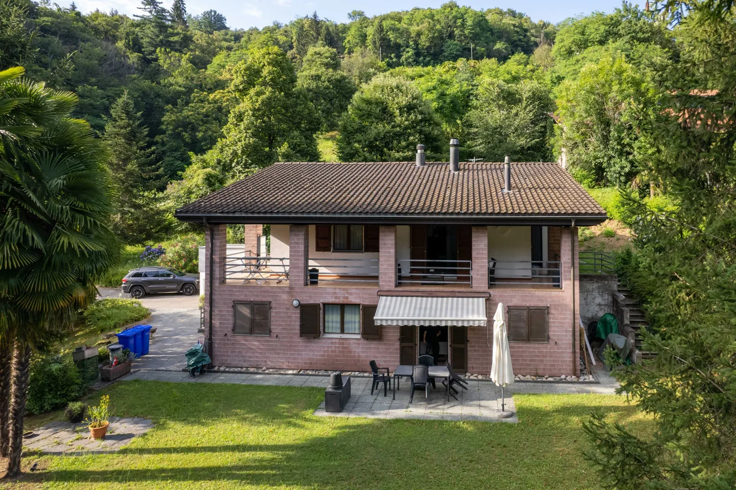 OCCASIONE - AMPIA CASA 7.5 LOCALI IMMERSA NEL VERDE A TRESA - Foto 8 di 9