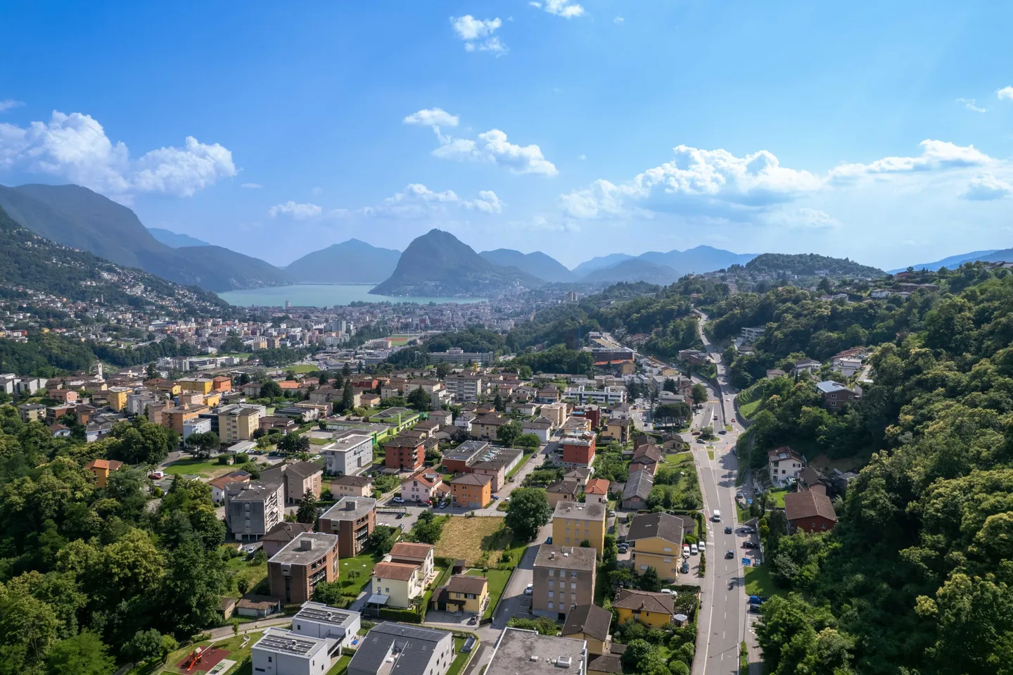 OCCASION-VILLA 7.5 PIÈCES COMME NEUVE VUE SUR LE LAC À CANOBBIO - Photo 3 sur 11