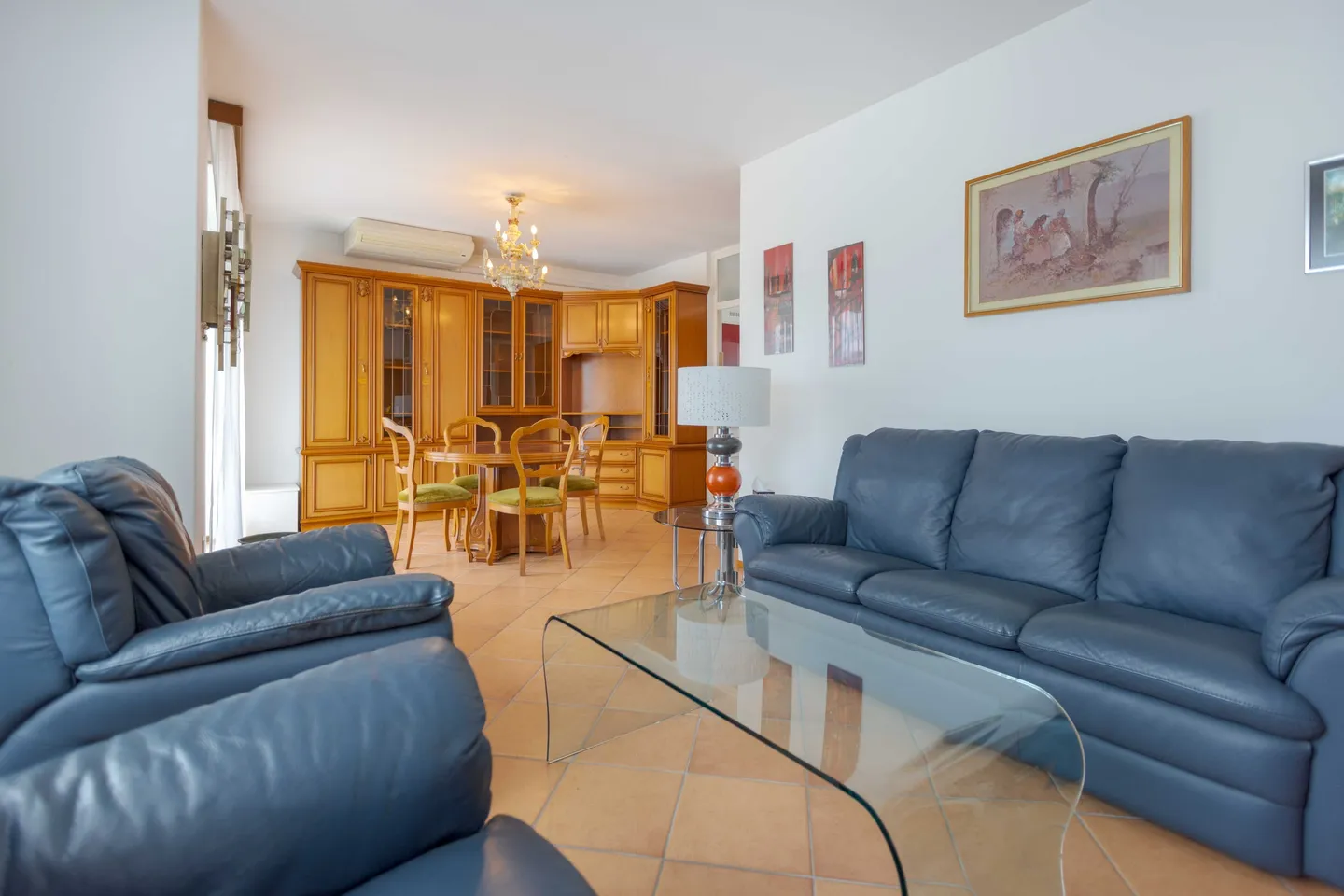 3.5 PIÈCES ENTIÈREMENT MEUBLÉES AVEC 2 BALCONS À BALERNA - Photo 1 sur 9