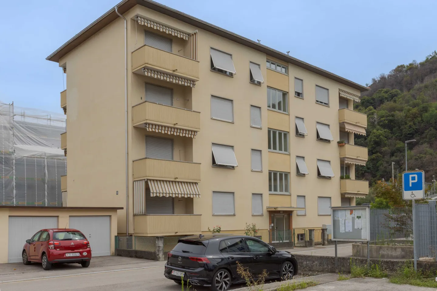 ANGEBOT - GERÄUMIGE 3.5 ZIMMER MÖBLIERT MIT 2 BALKONEN IN BALERNA - Foto 12 von 13