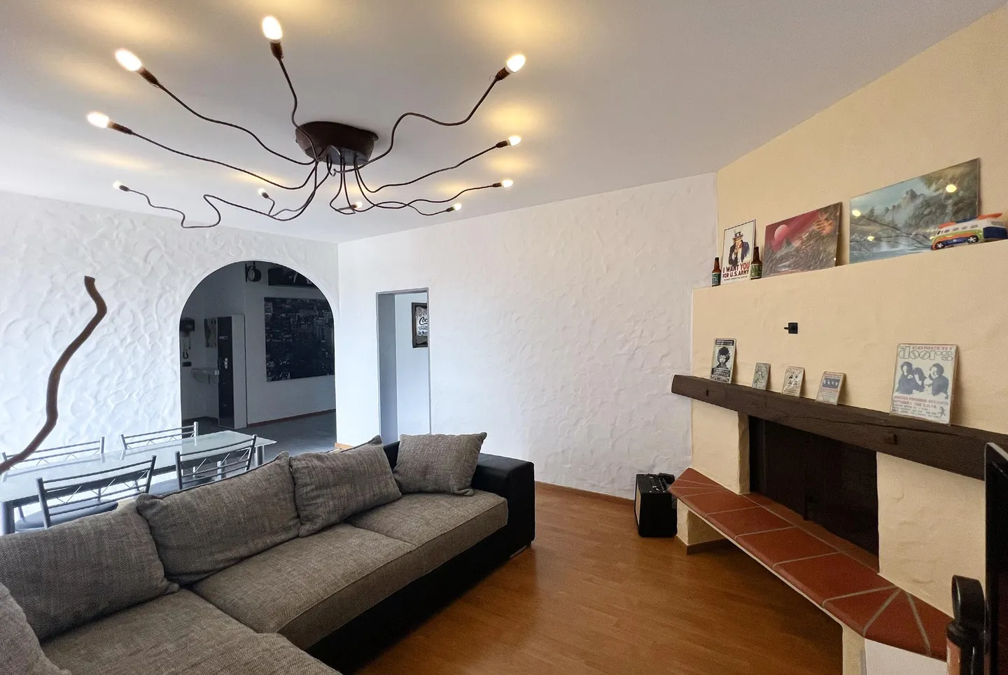 GERÄUMIGE 2.5 VON 80 MQ LETZTE ETAGE IN ZENTRALER LAGE IN LUGANO - Foto 1 von 9