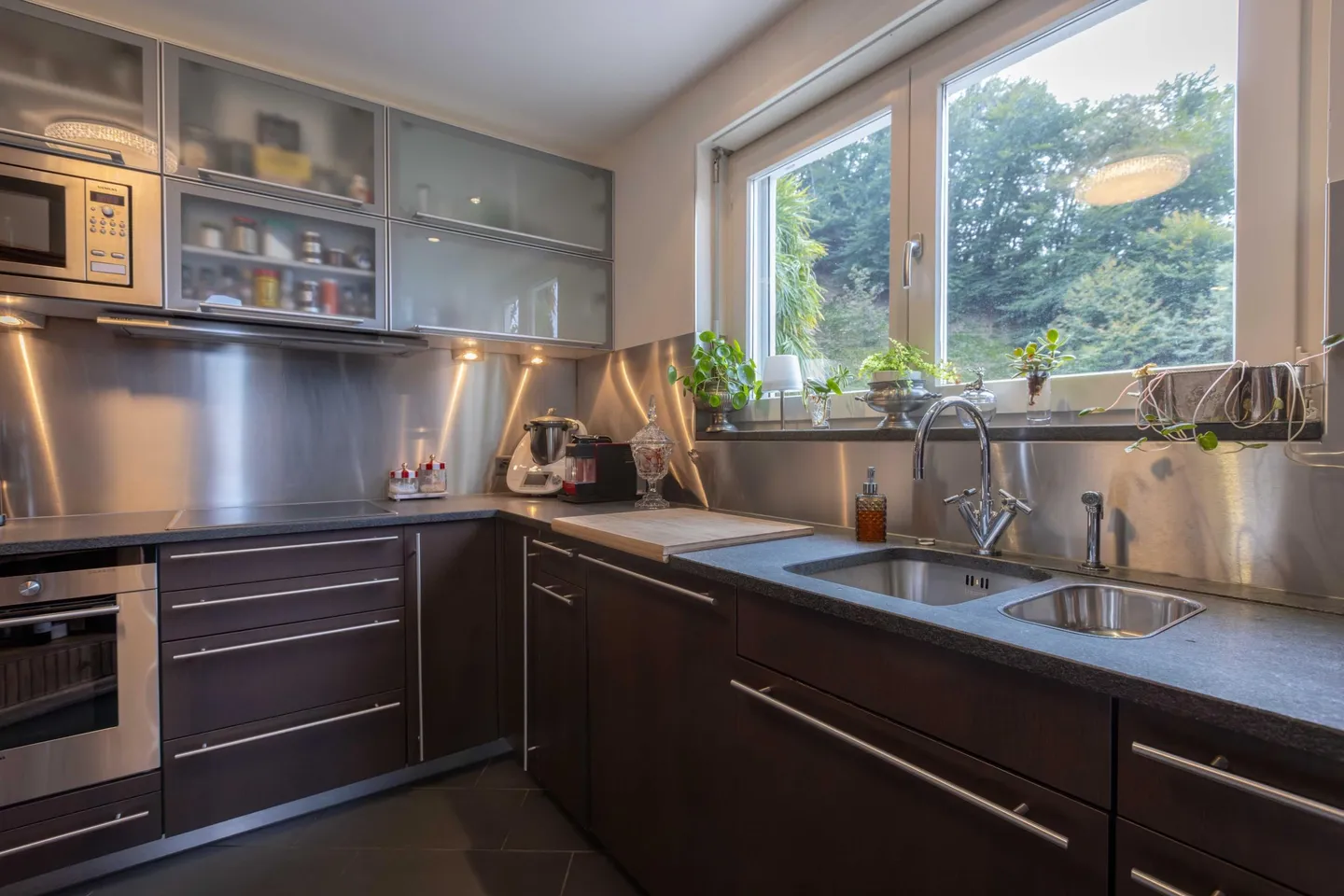 STUNDE VILLA 5.5 ZIMMER MIT SEEBLICK IN COLLINA D'ORO - Foto 3 von 11