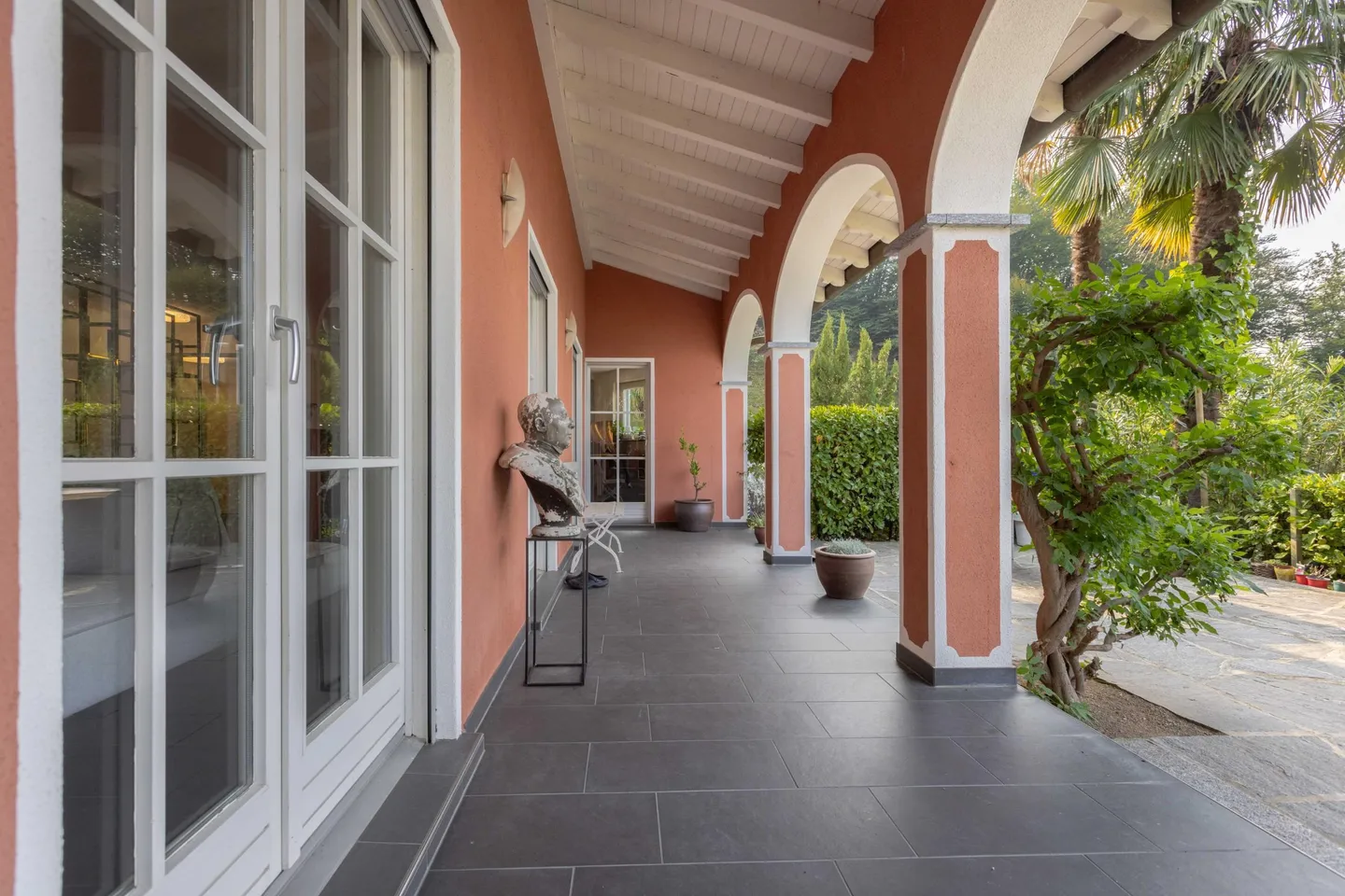 STUNDE VILLA 5.5 ZIMMER MIT SEEBLICK IN COLLINA D'ORO - Foto 9 von 11