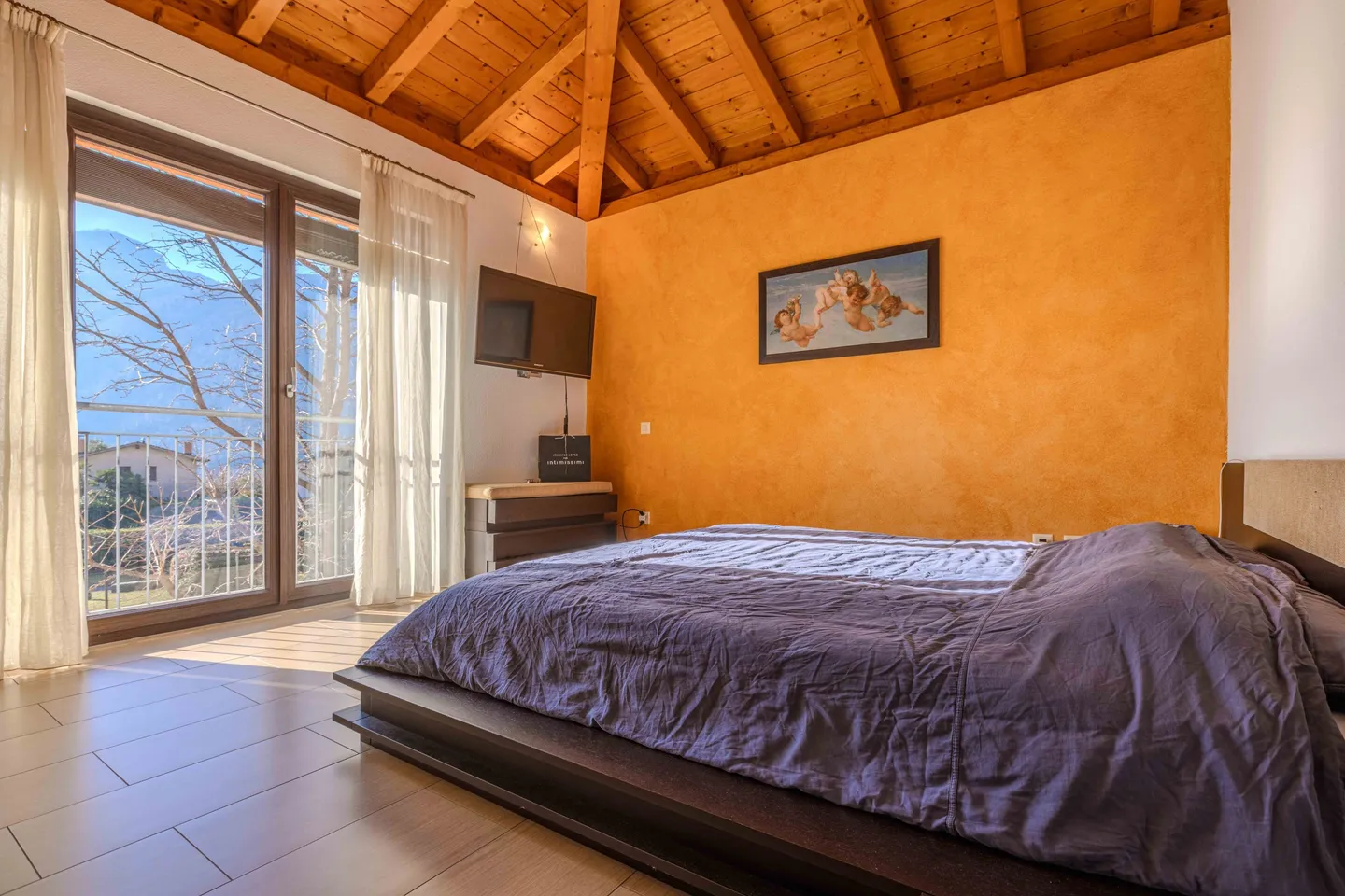 BELLISSIMA CASA 5.5 LOCALI CON AMPIO GIARDINO A MELANO - Foto 7 di 11