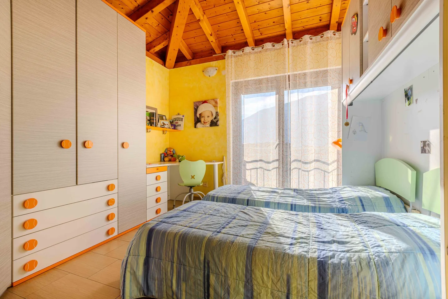 BELLISSIMA CASA 5.5 LOCALI CON AMPIO GIARDINO A MELANO - Foto 8 di 11