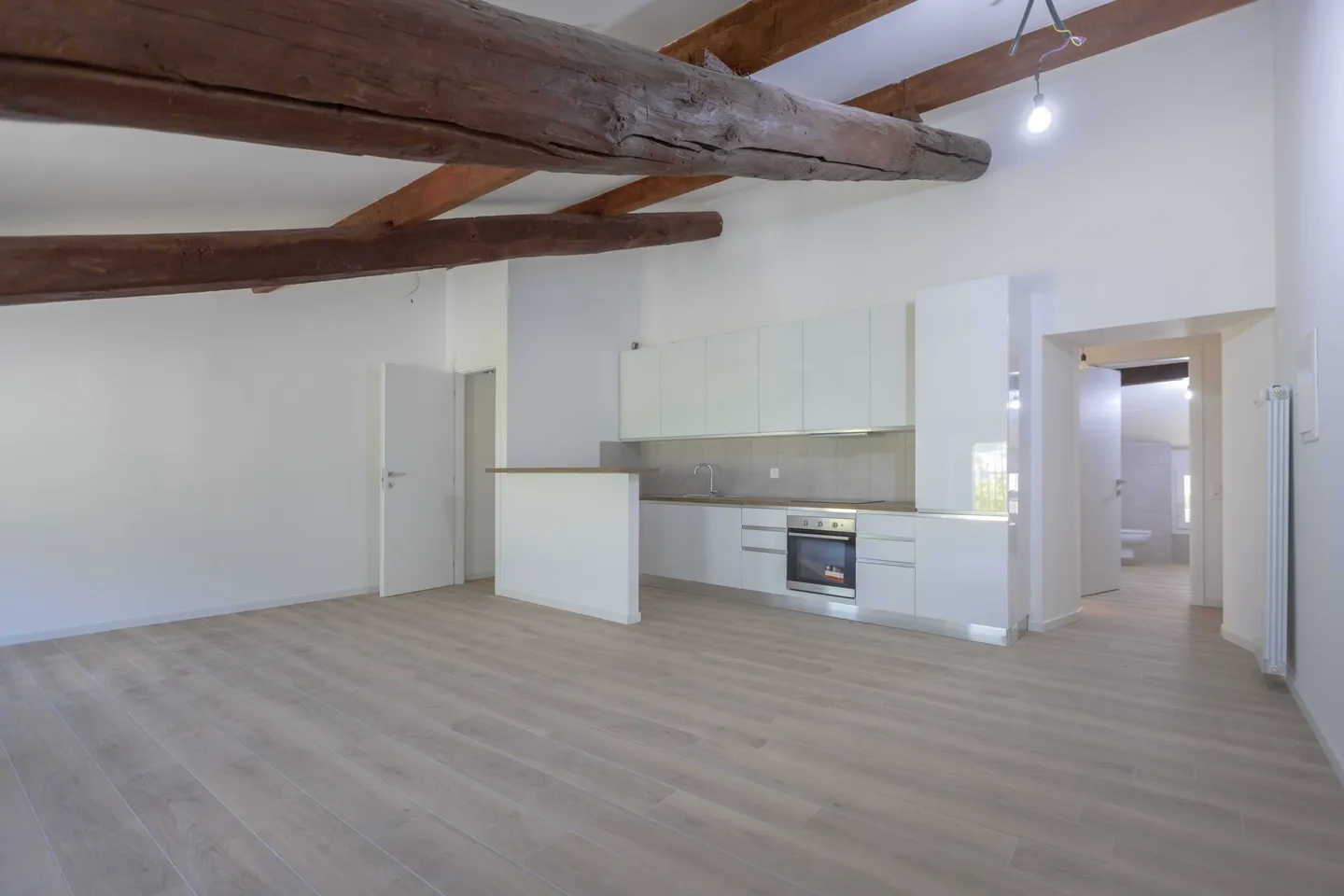 APPARTAMENTO 2.5 LOCALI MANSARDATO E RINNOVATO A CAPOLAGO - Foto 1 di 9