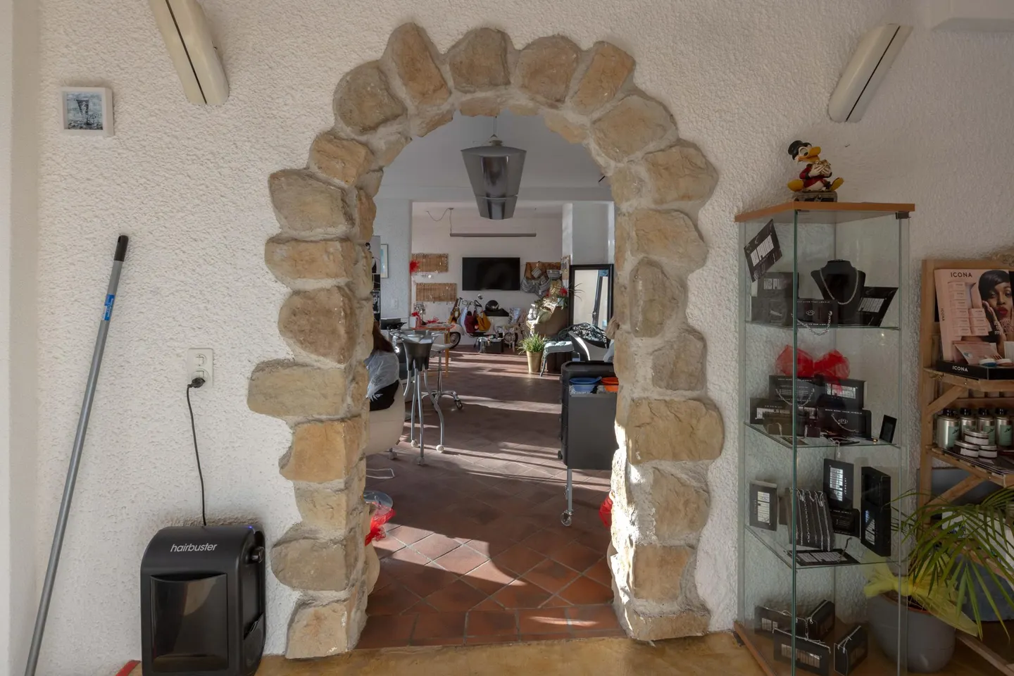 ELEGANTE BILOCALE COMMERCIALE SUL LUNGOLAGO A MELIDE - Foto 10 di 11