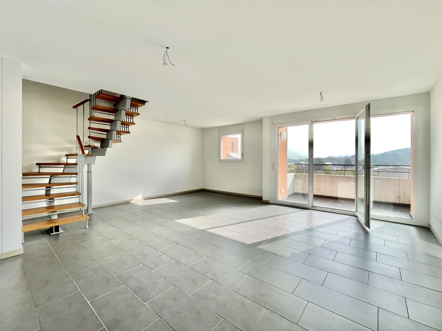 AFFITTASI STUPENDO 4.5 LOCALI DUPLEX CON TERRAZZA A STABIO - Foto 3 di 9