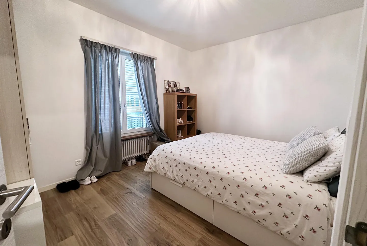 SCHÖNE 4.5 ZIMMER MIT GROSSER BALKON IN LUGANO-BREGANZONA - Foto 7 von 9