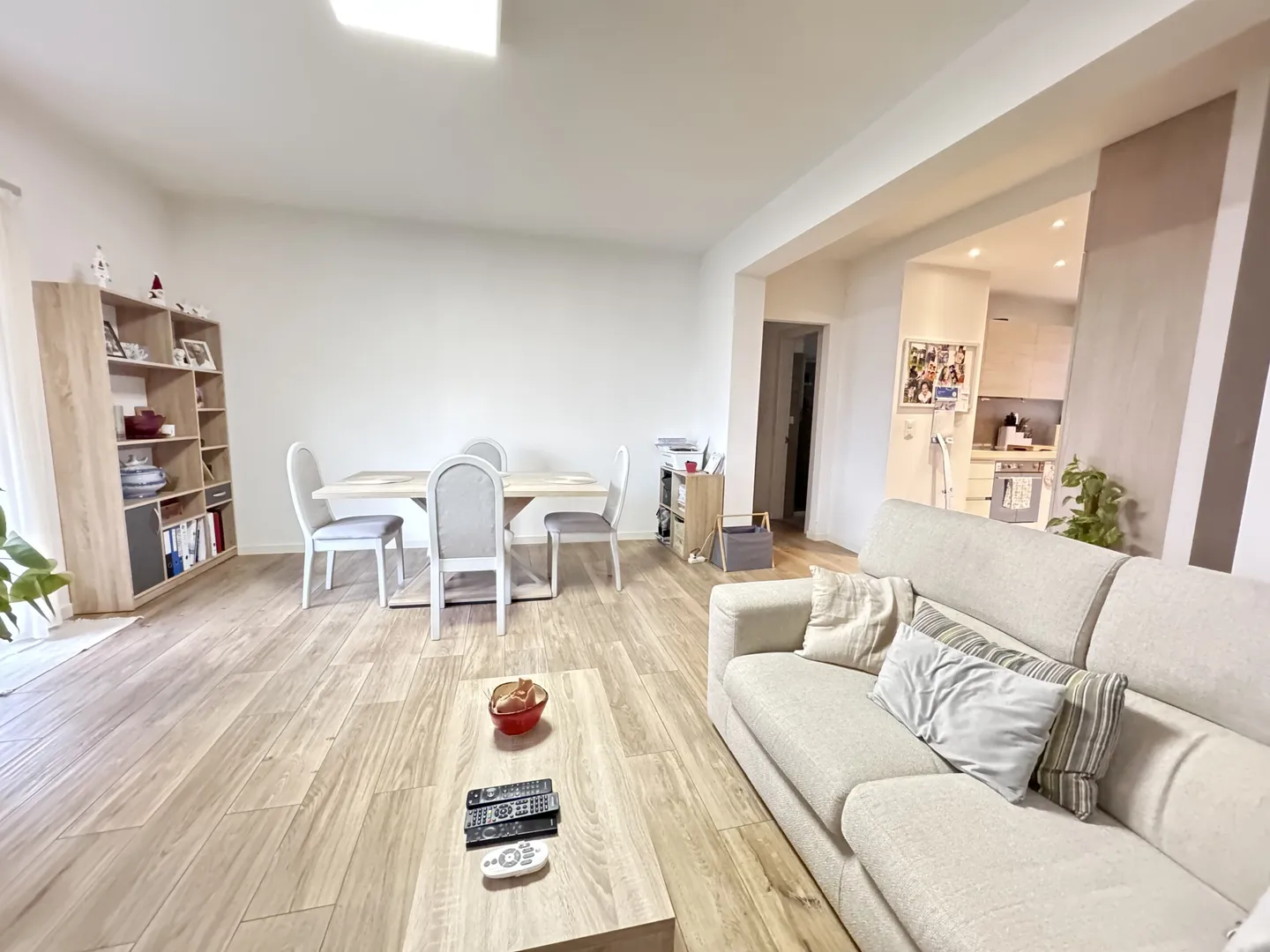 OCCASIONE - BELLISSIMO 4.5 COME NUOVO A LUGANO BREGANZONA - Photo 2 of 9