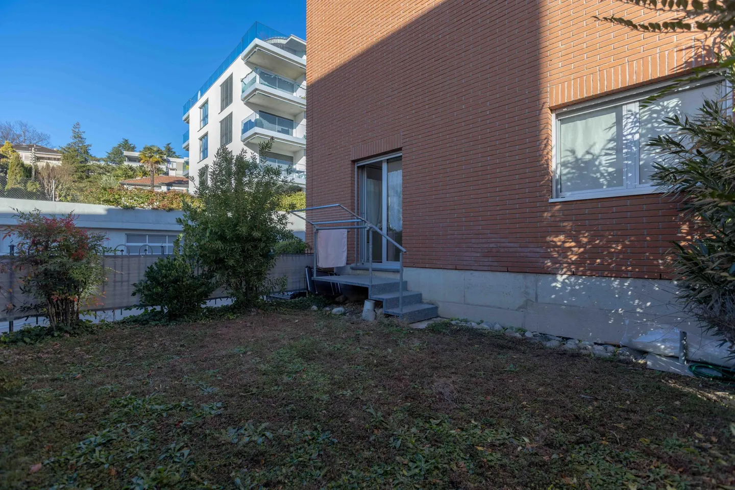 STUPENDO E MODERNO 2.5 LOC. CON GIARDINO PRIVATO A MASSAGNO - Foto 9 di 9