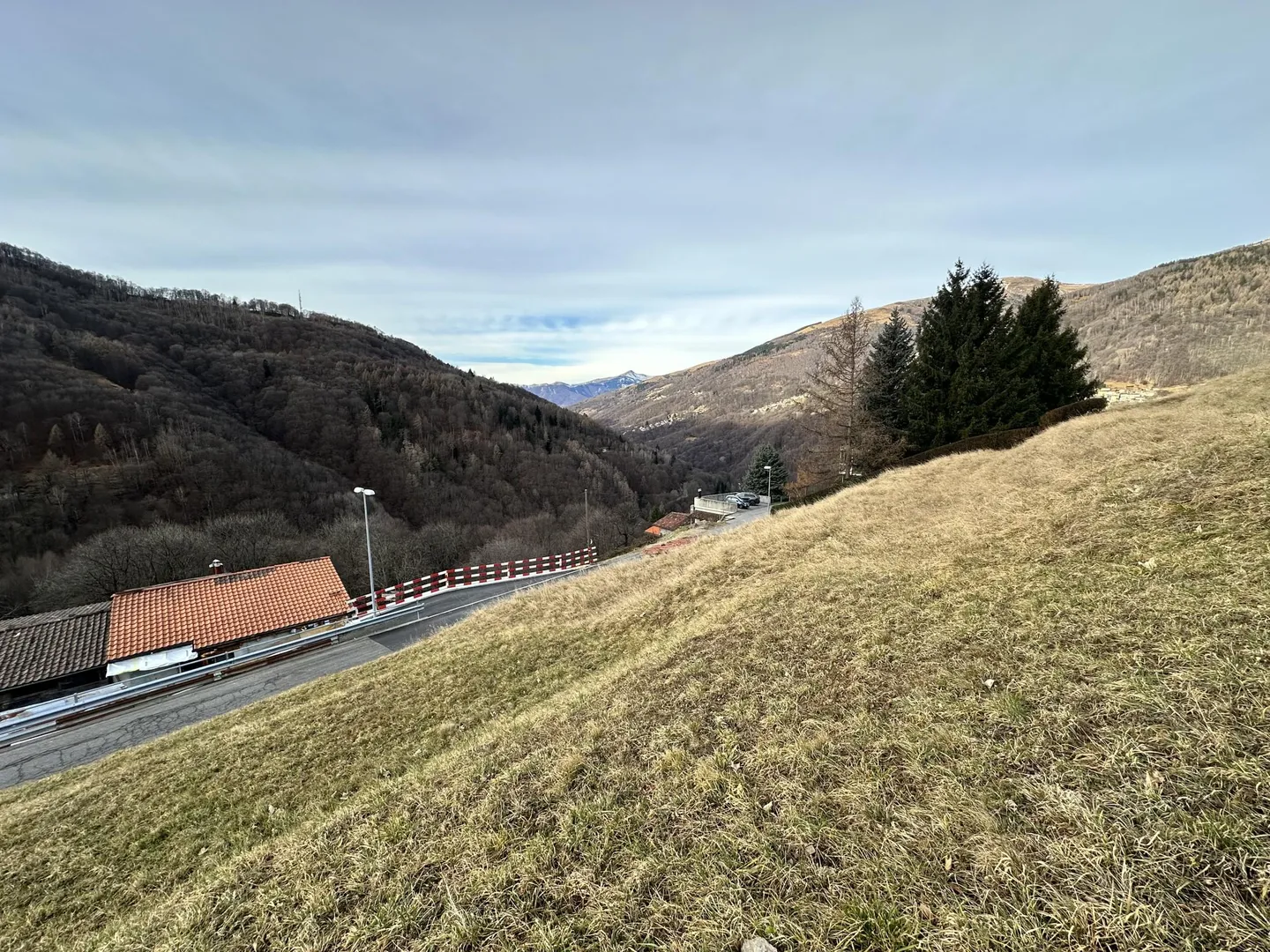 TERRENO EDIFICABILE PER 3-4 UNITà ABITATIVE A CERTARA - Foto 2 di 8