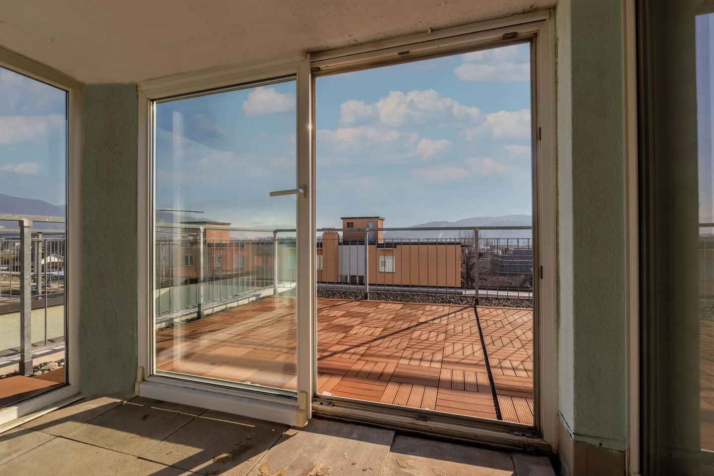 SPACIEUX 4.5 PIÈCES AVEC DOMOTIQUE ET GRANDE TERRASSE À STABIO - Photo 2 sur 9