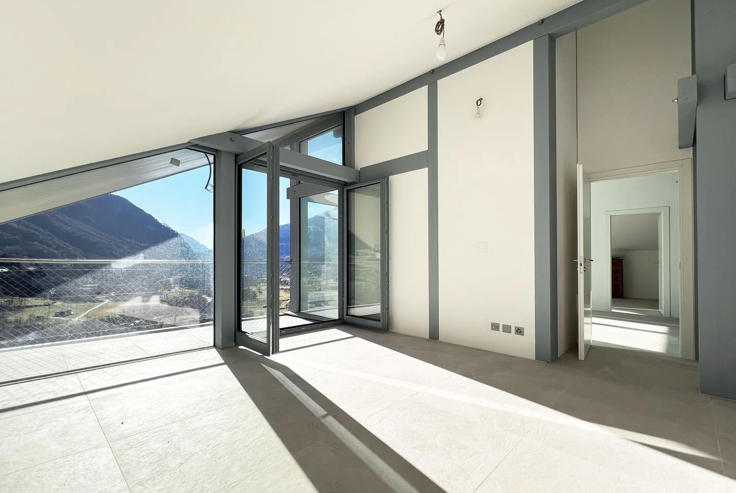 VILLA MODERNA 6.5 CON VISTA PANORAMICA A PONTO VALENTINO - Foto 7 di 12