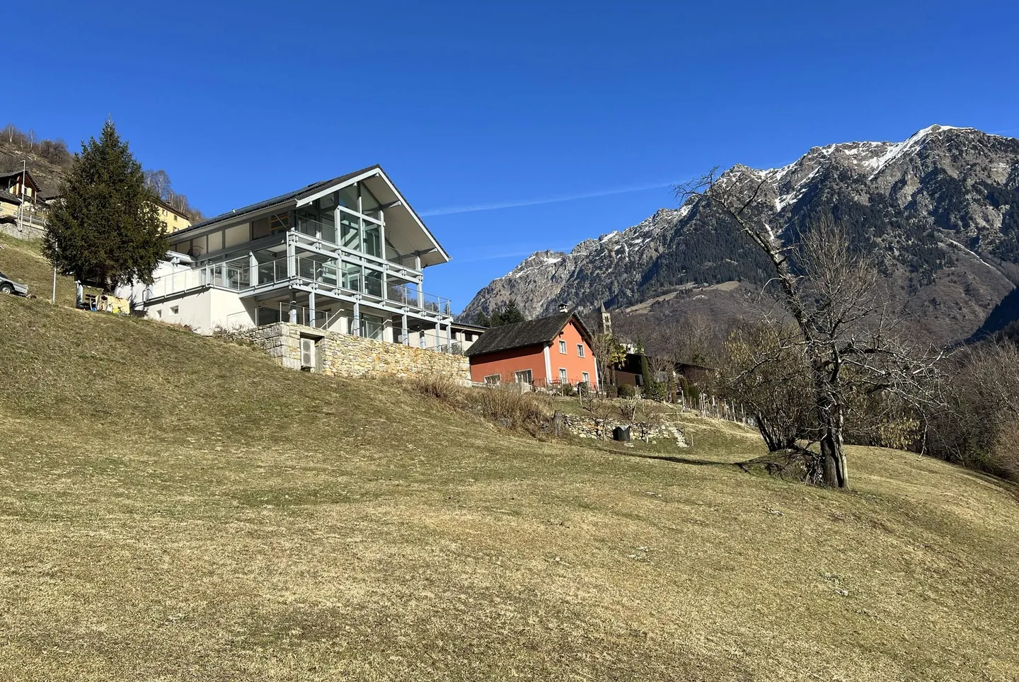 VILLA MODERNA 6.5 CON VISTA PANORAMICA A PONTO VALENTINO - Foto 9 di 12
