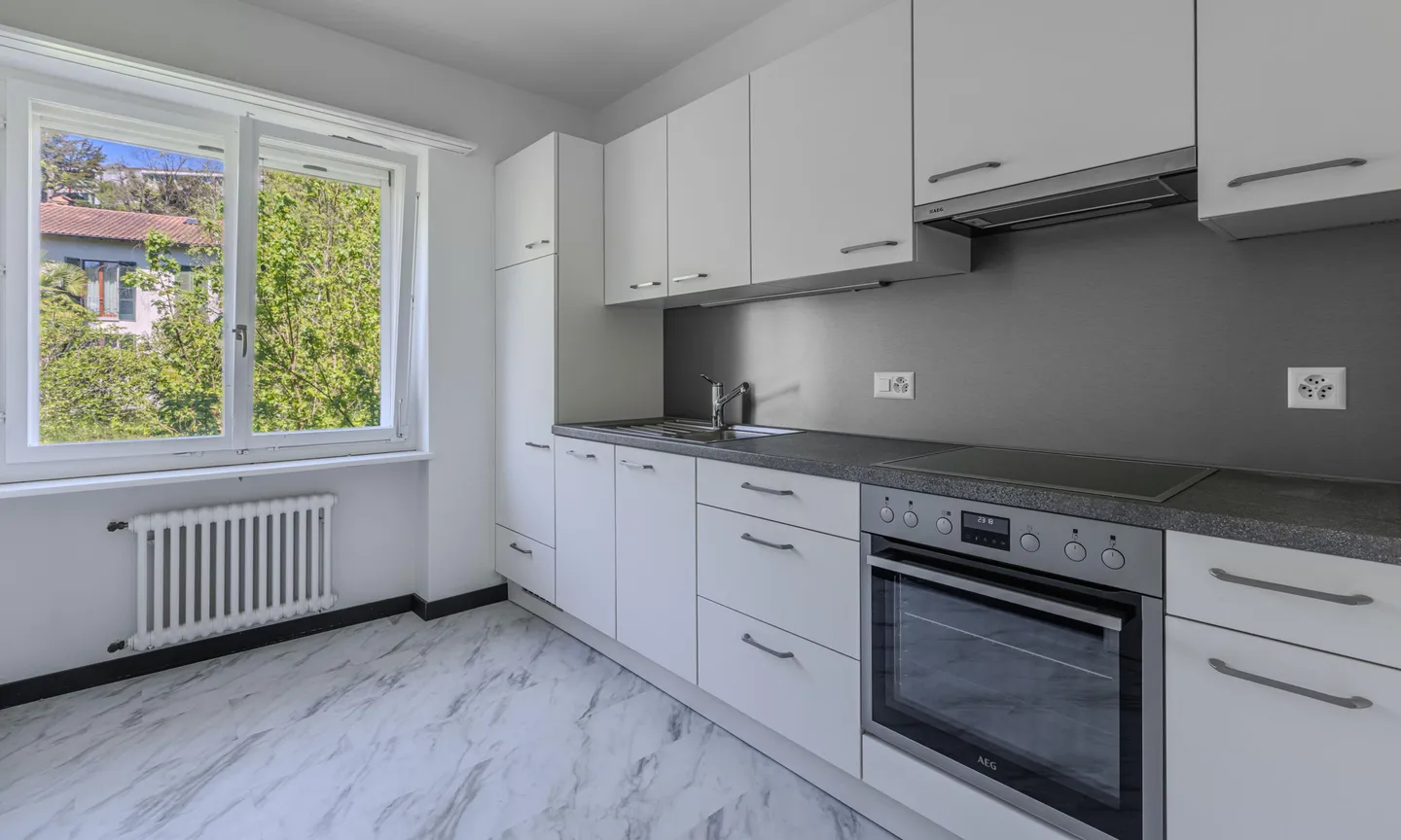 GRANDE APPARTEMENT 3.5 PIÈCES RÉNOVÉ À STABIO - Photo 4 sur 9