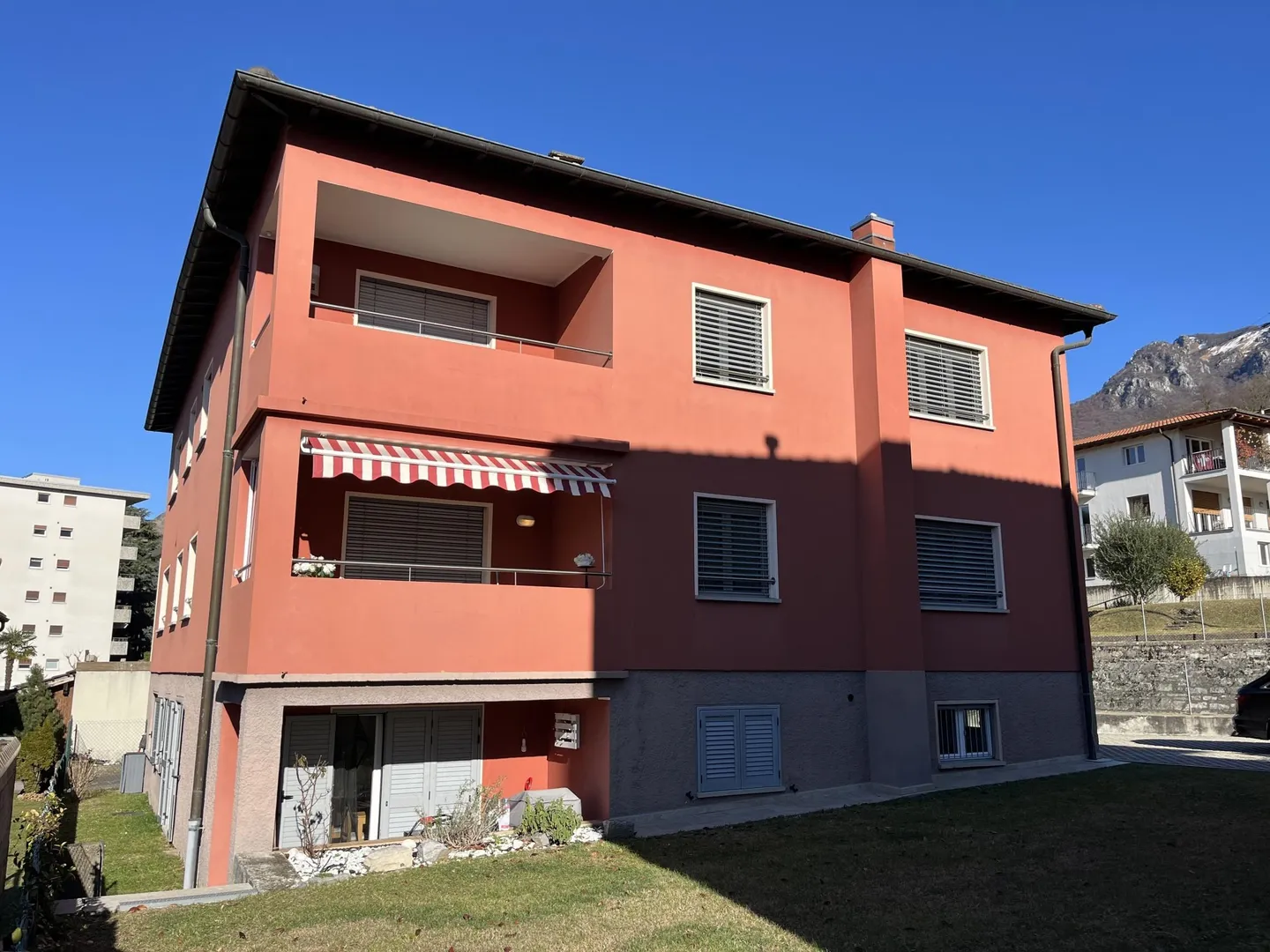 BEL APPARTEMENT MEUBLÉ DE DEUX PIÈCES À LOUER À DAVESCO-SORAGNO - Photo 9 sur 9