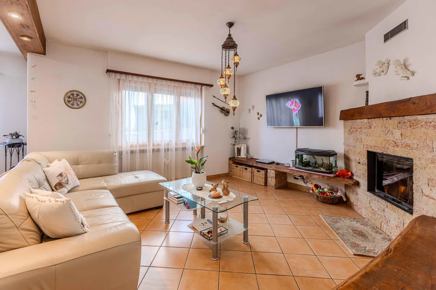 AMPIA VILLA 6.5 LOCALI NEL VERDE IN MALCANTONE - Foto 1 di 9