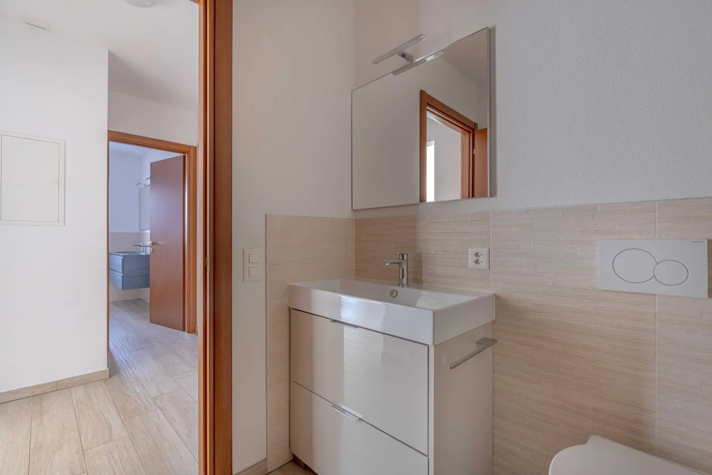 NEW AND BRIGHT 3.5 ROOMS WITH PRIVATE GARDEN IN CURIO - Photo 7 of 9