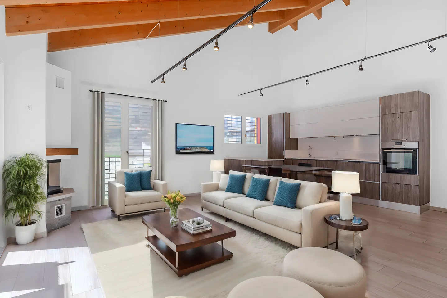 SPACIOUS AND MODERN 3.5 ROOMS WITH SPLENDID TERRACE IN CURIO - Photo 2 of 9