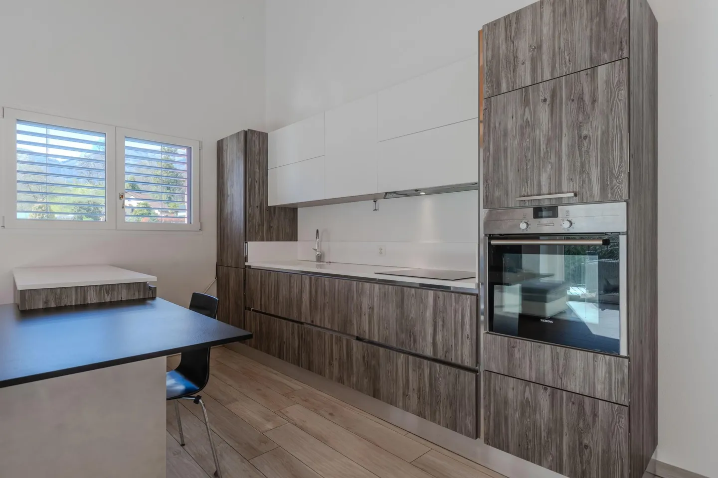 SPACIOUS AND MODERN 3.5 ROOMS WITH SPLENDID TERRACE IN CURIO - Photo 5 of 9