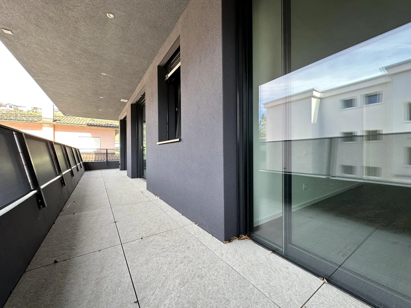 MODERN AND SPACIOUS 2.5 ROOMS WITH LARGE TERRACE IN CANOBBIO - Photo 6 of 10
