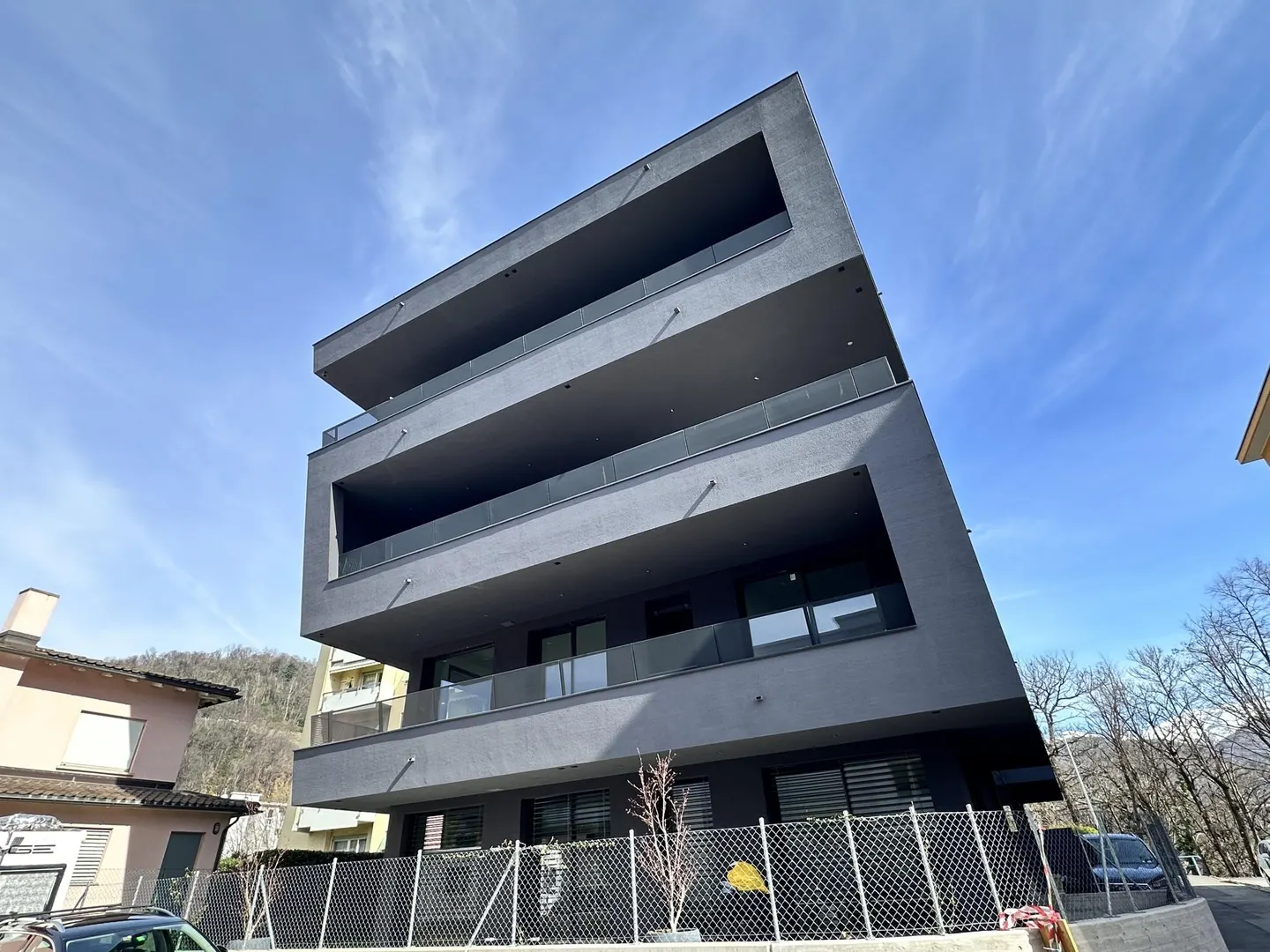 MODERN UND GERÄUMIG 2.5 ZIMMER MIT GROSSER TERRASSE IN CANOBBIO - Foto 9 von 11