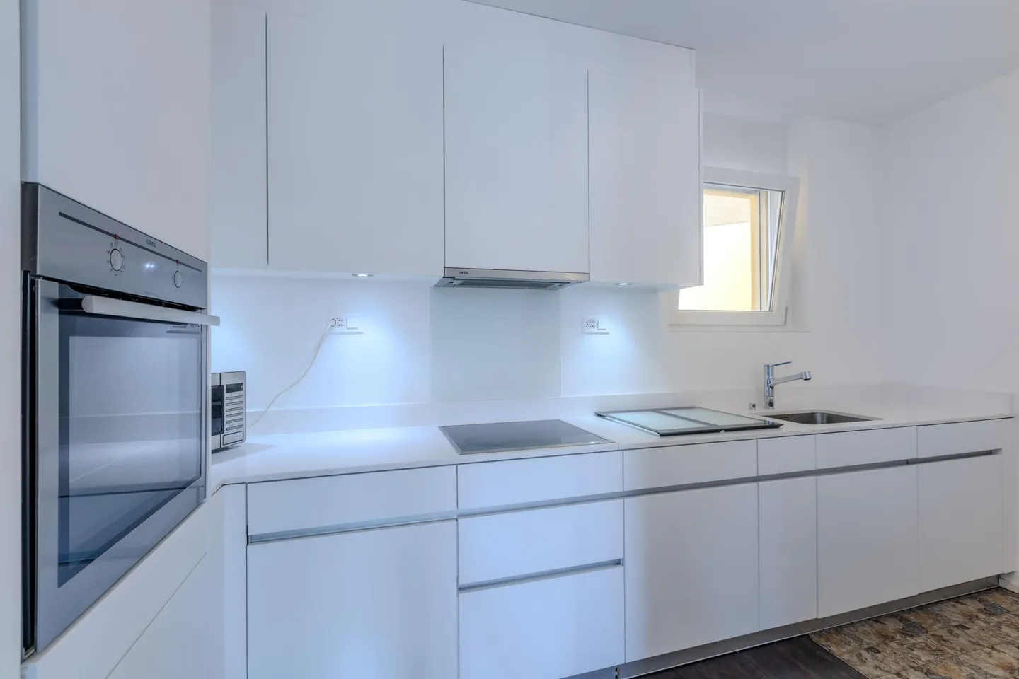 OCCASION - MODERN AND BRIGHT 3.5 ROOMS IN PORZA - Photo 3 of 10