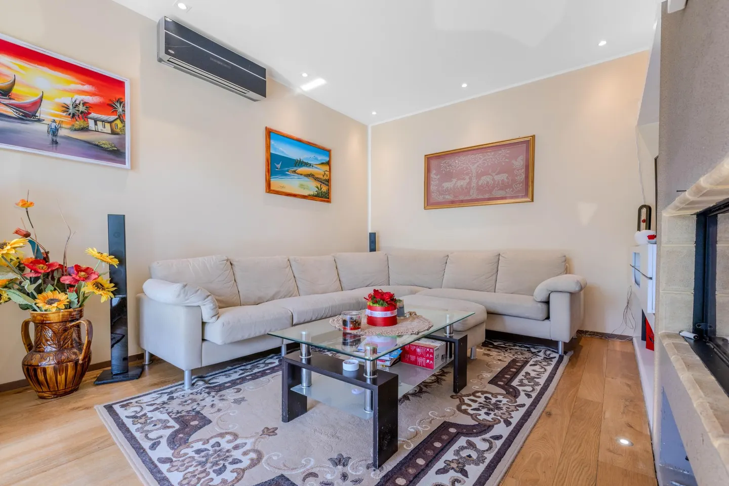 SPLENDIDE VILLA 6.5 PIÈCES SUR UN ÉTAGE AVEC JARDIN À STABIO - Photo 6 sur 13