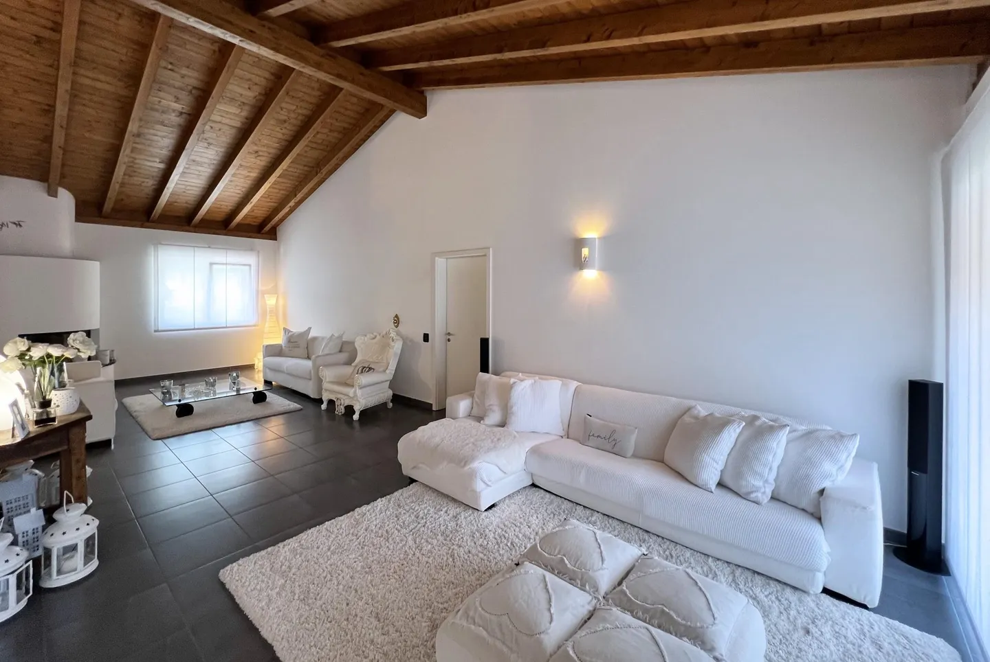 WONDERFUL AND LARGE ATTIC 8.5 ROOMS IN LAMONE - Photo 6 of 10