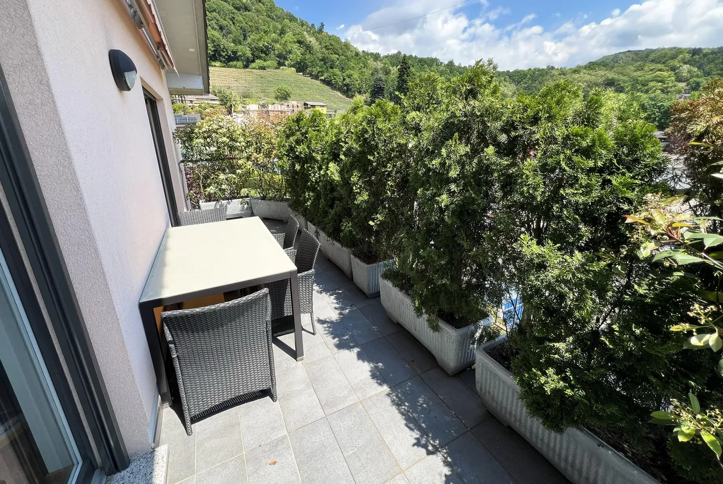 WONDERFUL AND LARGE ATTIC 8.5 ROOMS IN LAMONE - Photo 3 of 10