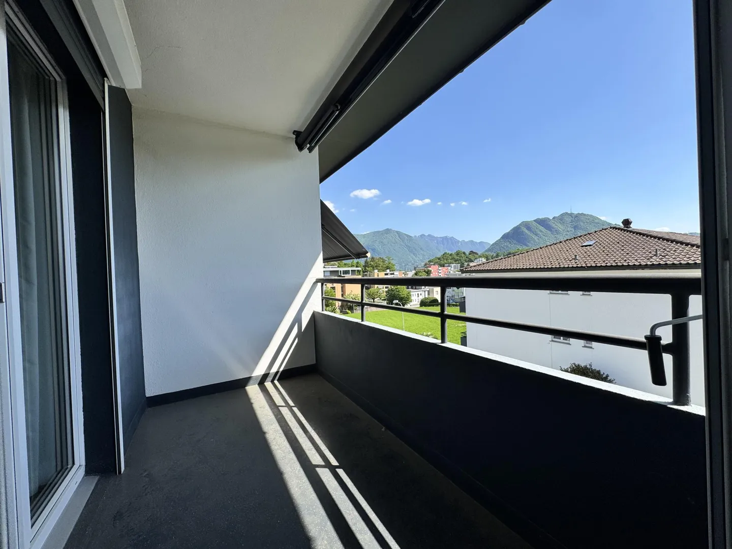 OCCASIONE - 3.5 LOC. AL TERZO PIANO CON BALCONE A BREGANZONA - Foto 7 di 10