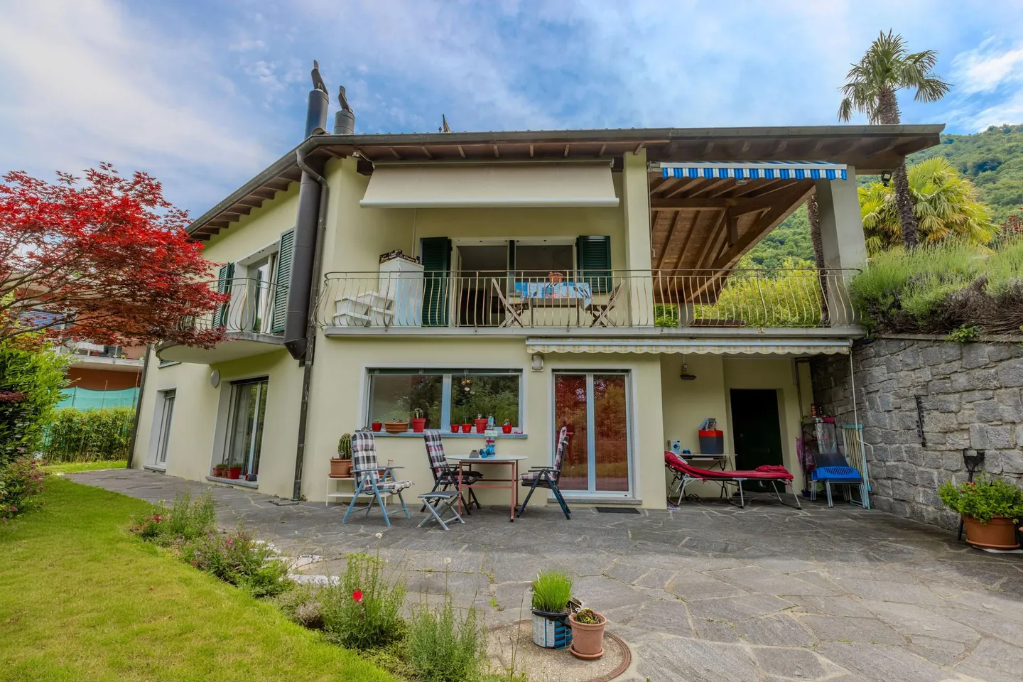 GERÄUMIGE DOPPELHAUSHÄLFTE 6.5 MIT GARTEN IN CARABBIA - Foto 13 von 13