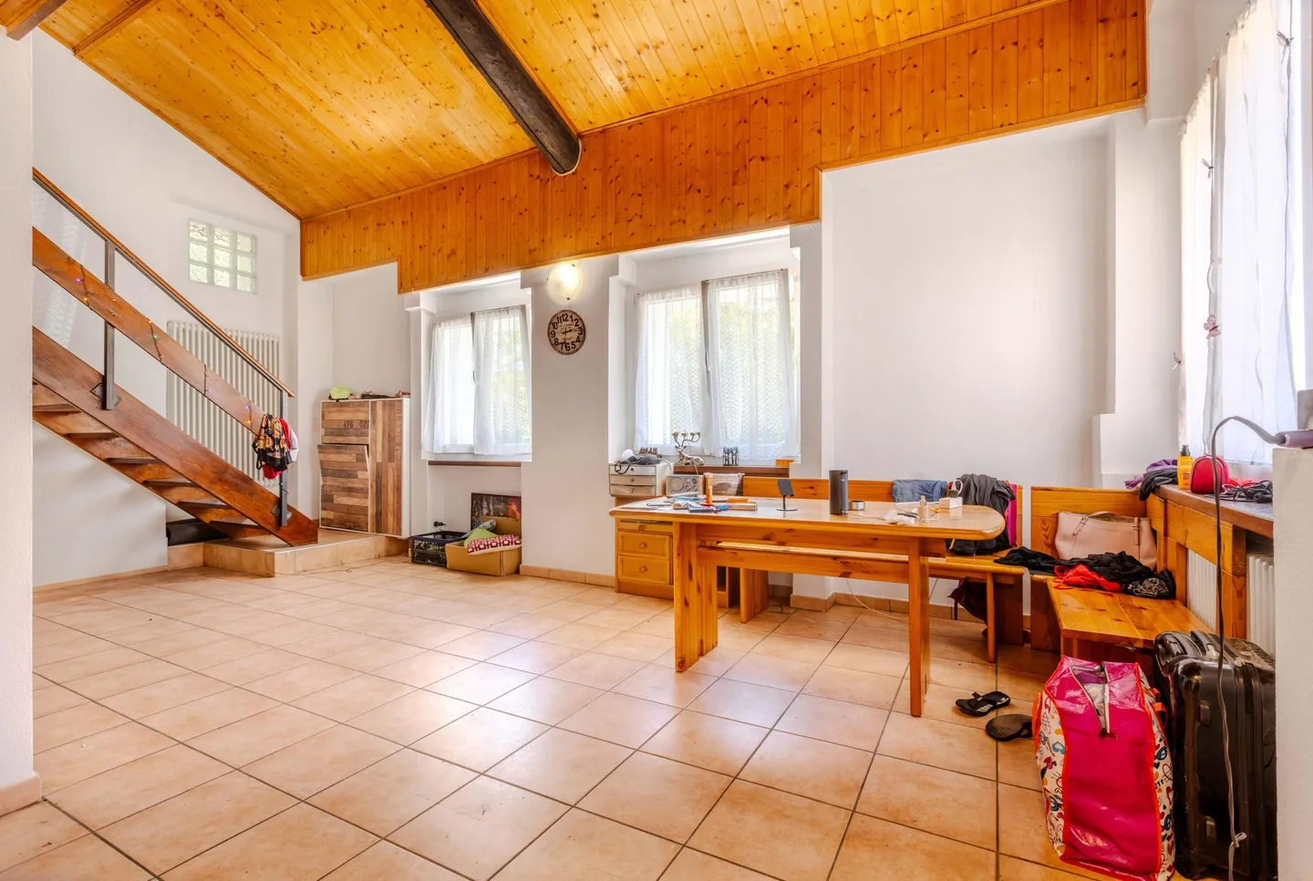 BELLE MAISON DE 13 PIÈCES DIVISÉE EN 3 UNITÉS À NOVAZZANO - Photo 3 sur 9
