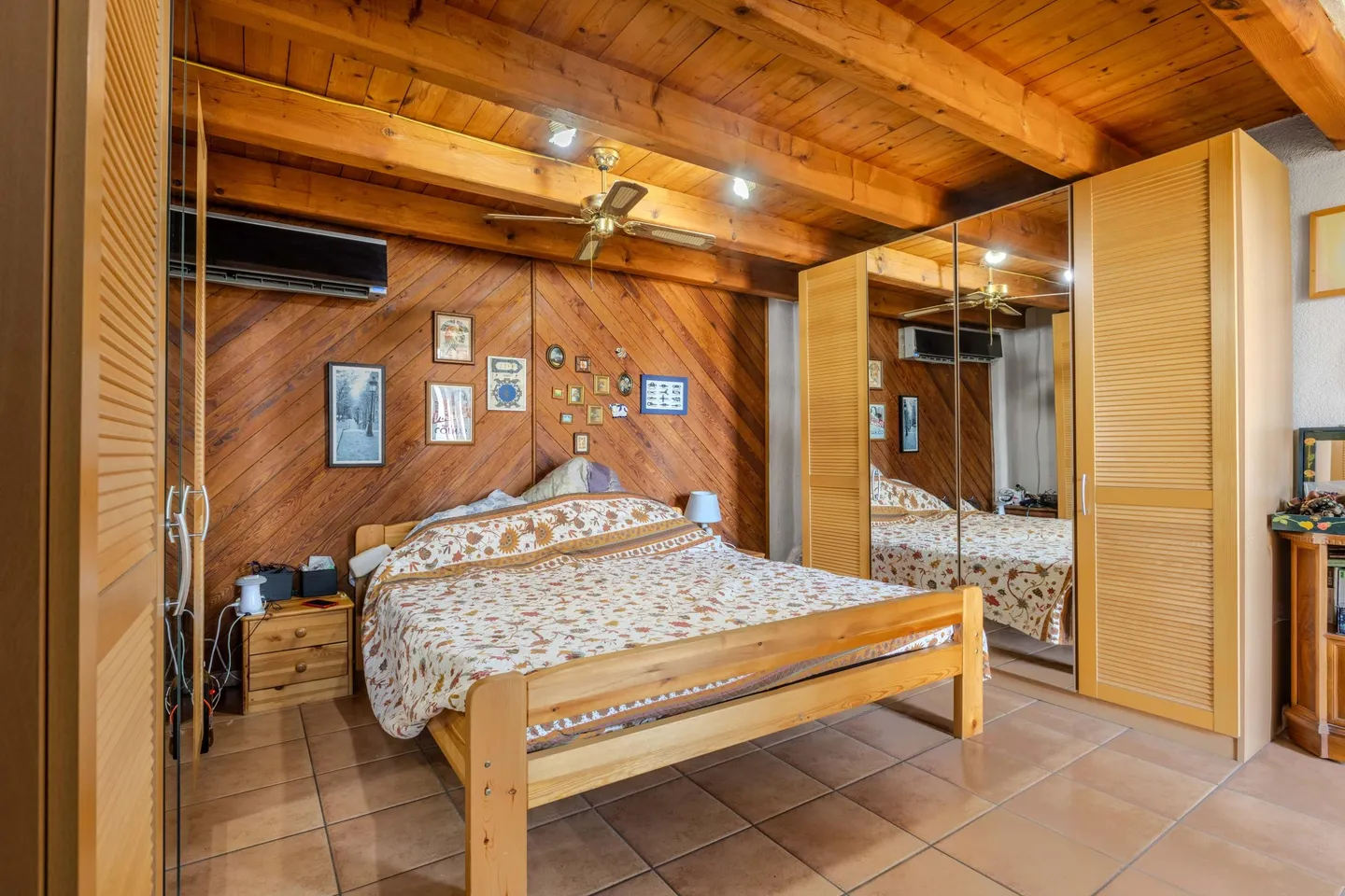 BELLE MAISON DE 13 PIÈCES DIVISÉE EN 3 UNITÉS À NOVAZZANO - Photo 7 sur 9