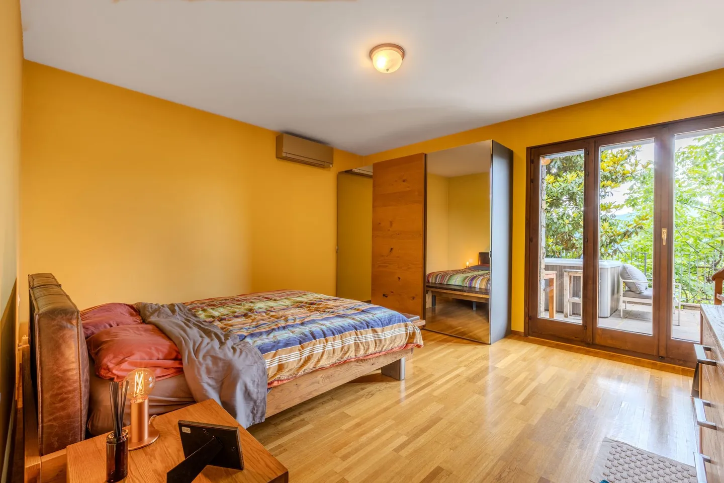 VILLA 7 ROOMS WITH LAKE VIEW IMMERSED IN GREEN IN CIMO - BIOGGIO - Photo 6 of 9