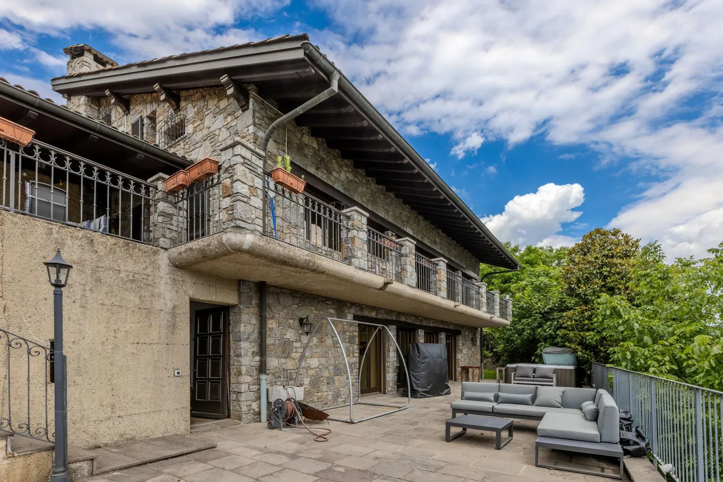 Villa Incantevole con Vista Lago - Foto 1 di 9