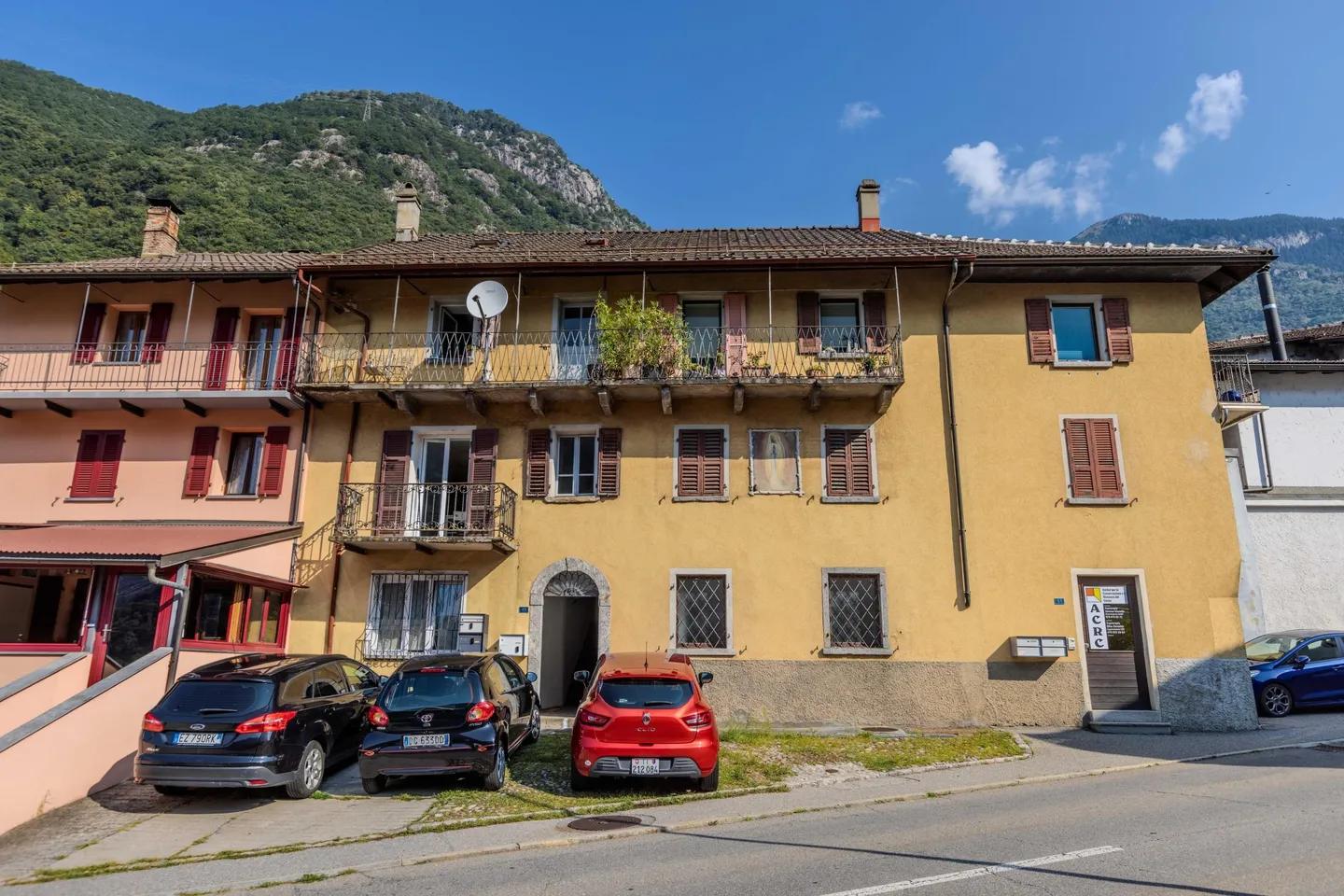 RENDITA 5% NETTO - STABILE DI 3 APPARTAMENTI A LUMINO - Foto 8 di 8