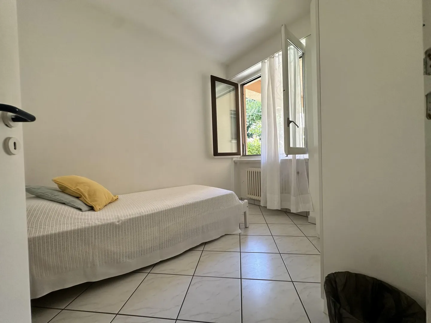 GELEGENHEIT - 3,5 ZIMMER MIT OFFENEM BLICK IN LUGANO SÜD - Foto 7 von 10