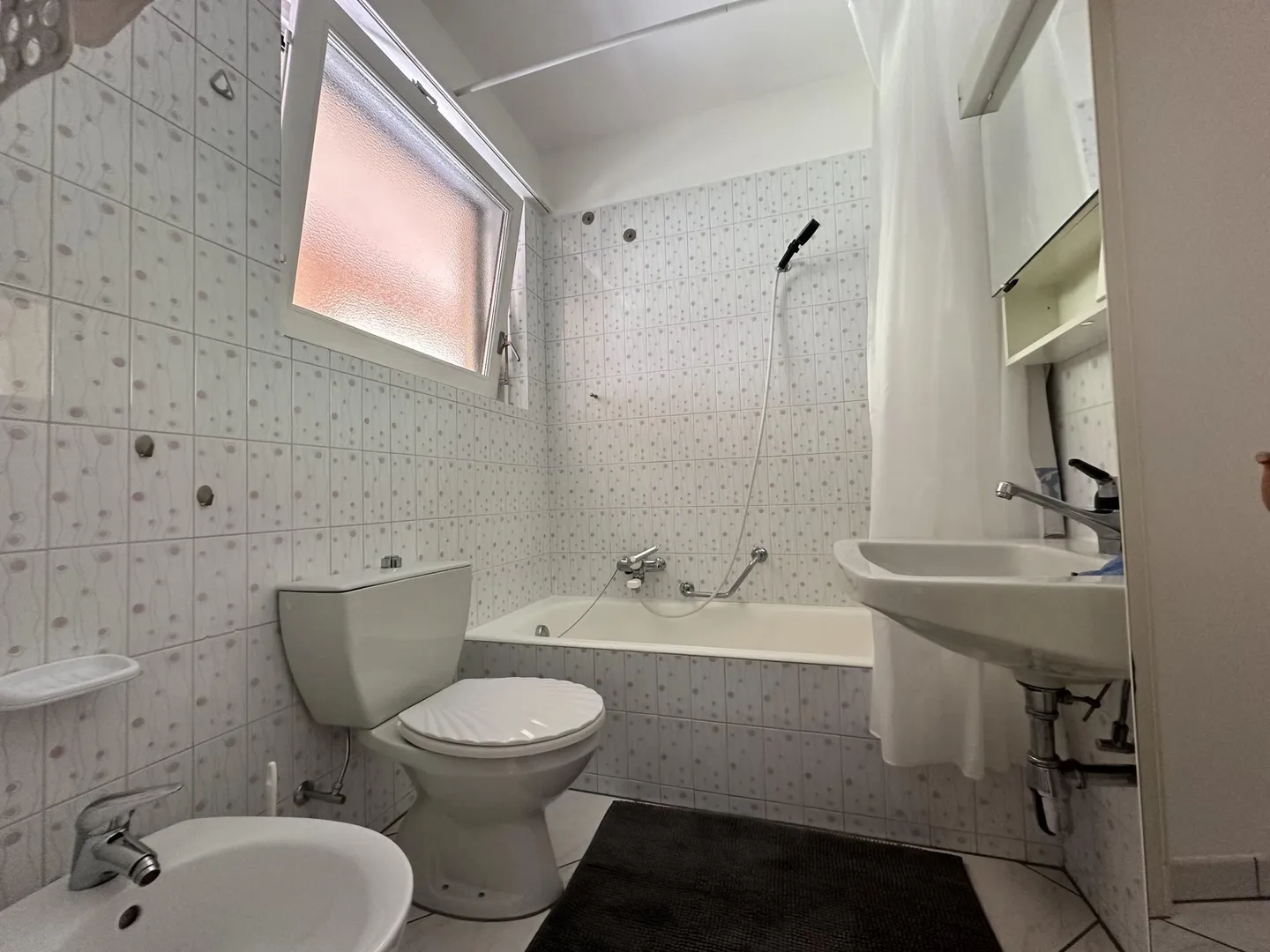 GELEGENHEIT - 3,5 ZIMMER MIT OFFENEM BLICK IN LUGANO SÜD - Foto 8 von 10